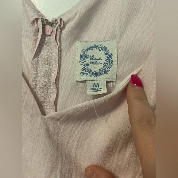 Francesca's Collections Light Pink Sleeveless Romper with pockets! - Picture 3 of 7